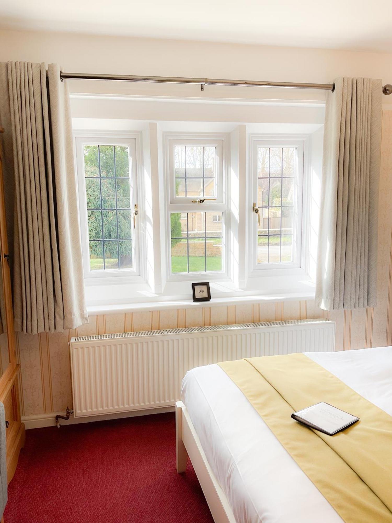 Southlands B&B 버튼온더워터 객실 사진